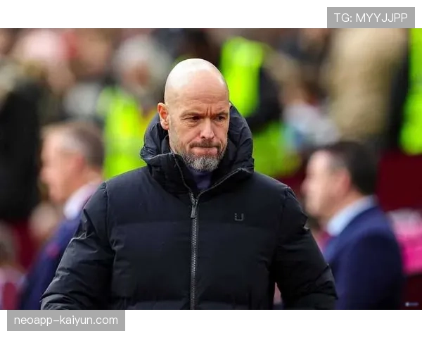 赛前发布会，滕哈赫否认更衣室存在不和传闻